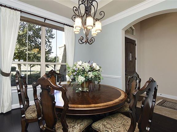 5th image of 106 Lake Como Dr
