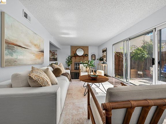 5th image of 1368 Ridgecrest Rd