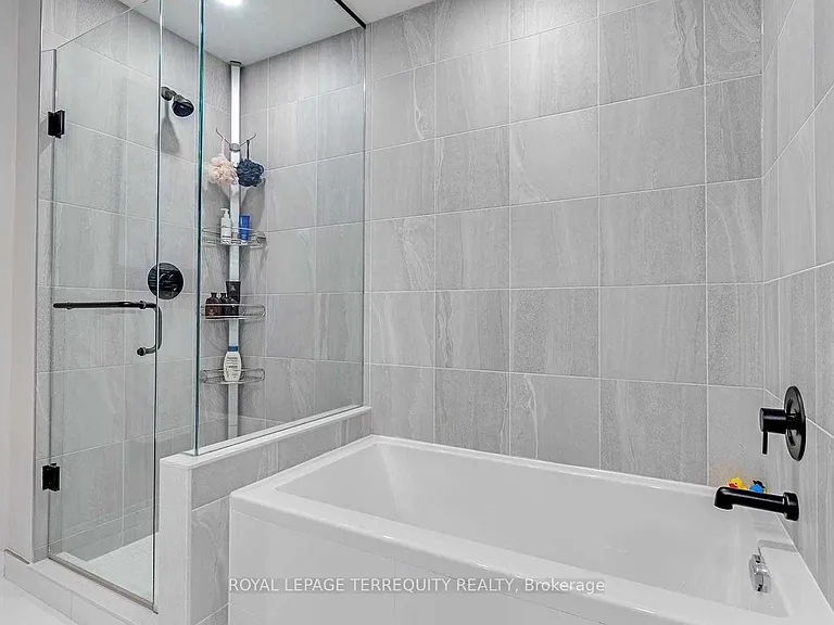 2118 Bloor St W #403 — Photo 15
