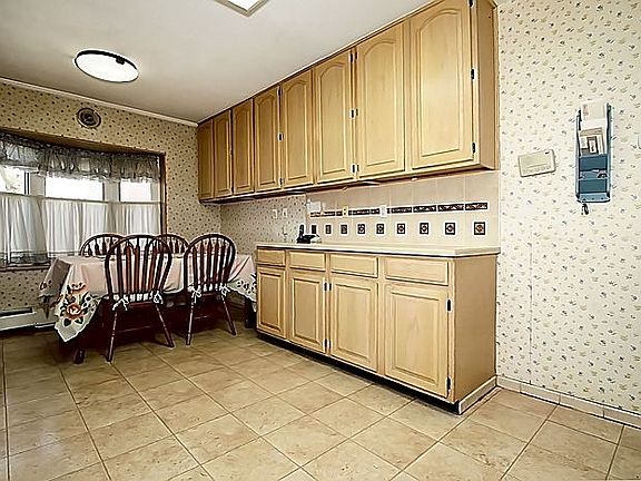 2nd image of 8204 247th St