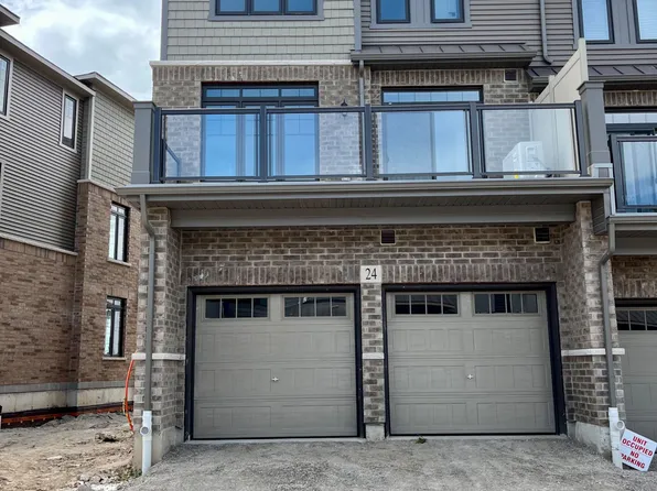 10 Birmingham Dr #24, Cambridge, ON N1R 0C6