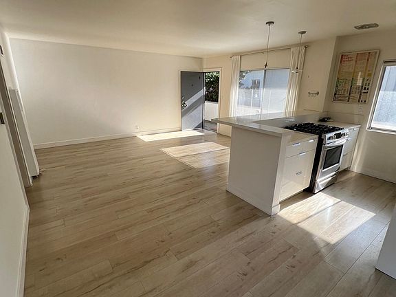 5th image of 414 California Ave APT 4