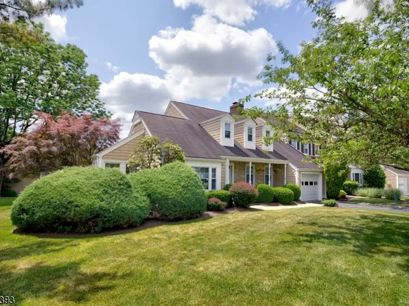 21 Pembroke Dr, Mendham Boro, NJ 07945