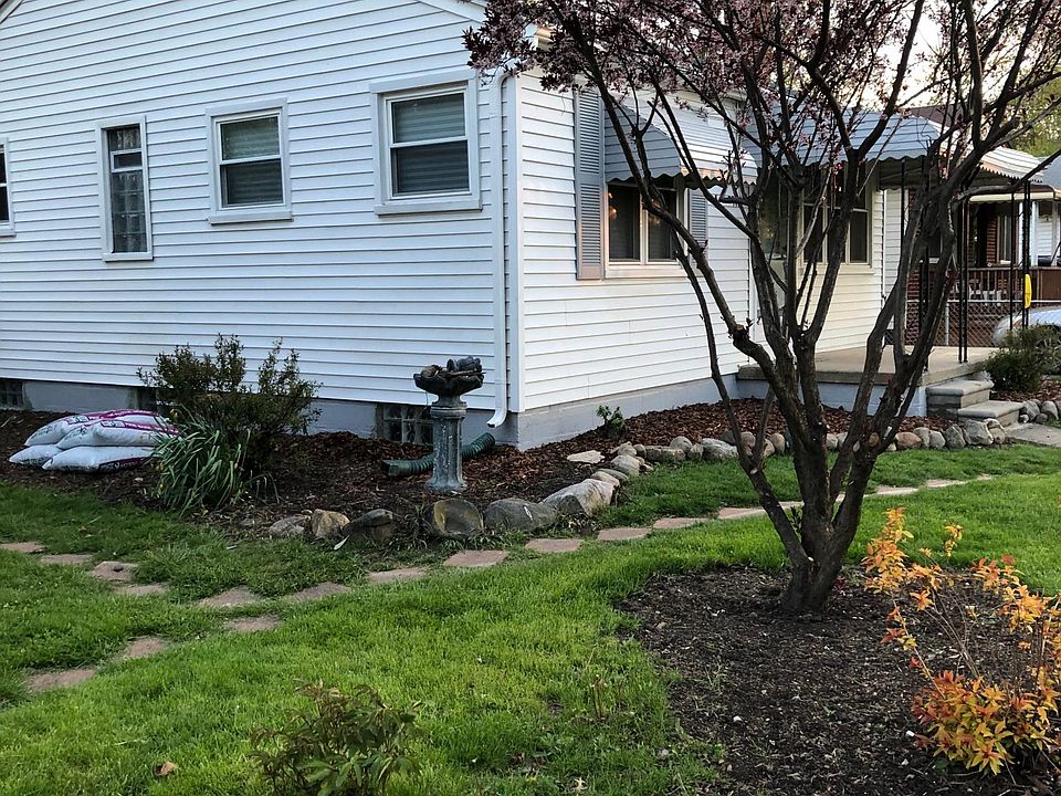 1st image of 415 415 W Otis Ave