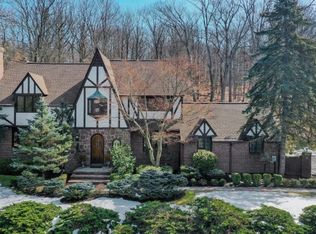 70 Nottingham Dr, Watchung, NJ 07069