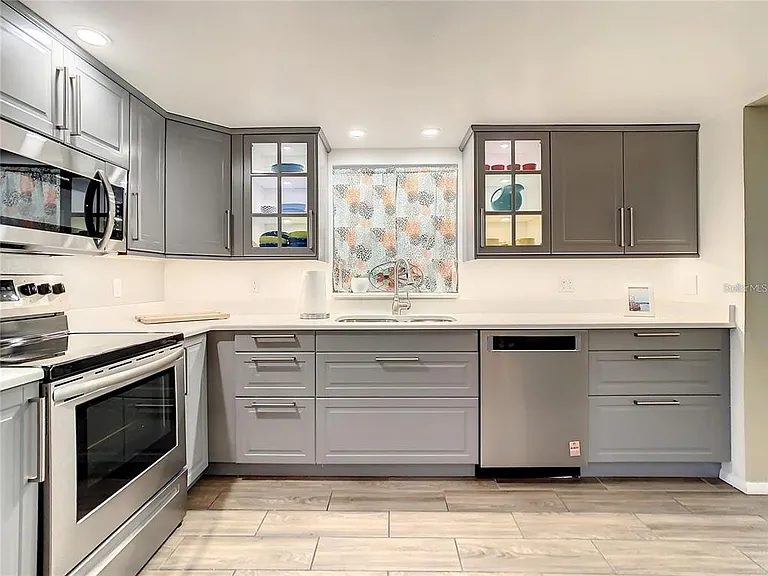 4780 Cove Cir #101 — Photo 7