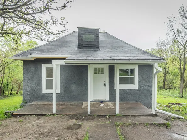 338 E Pleasant View Dr, Des Moines, IA 50315