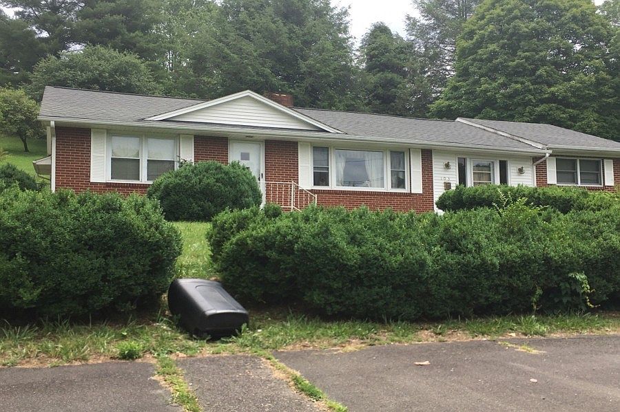1st image of 103 Robin Hill Ln