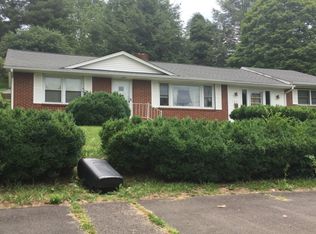 103 Robin Hill Ln, Mountain City, TN 37683