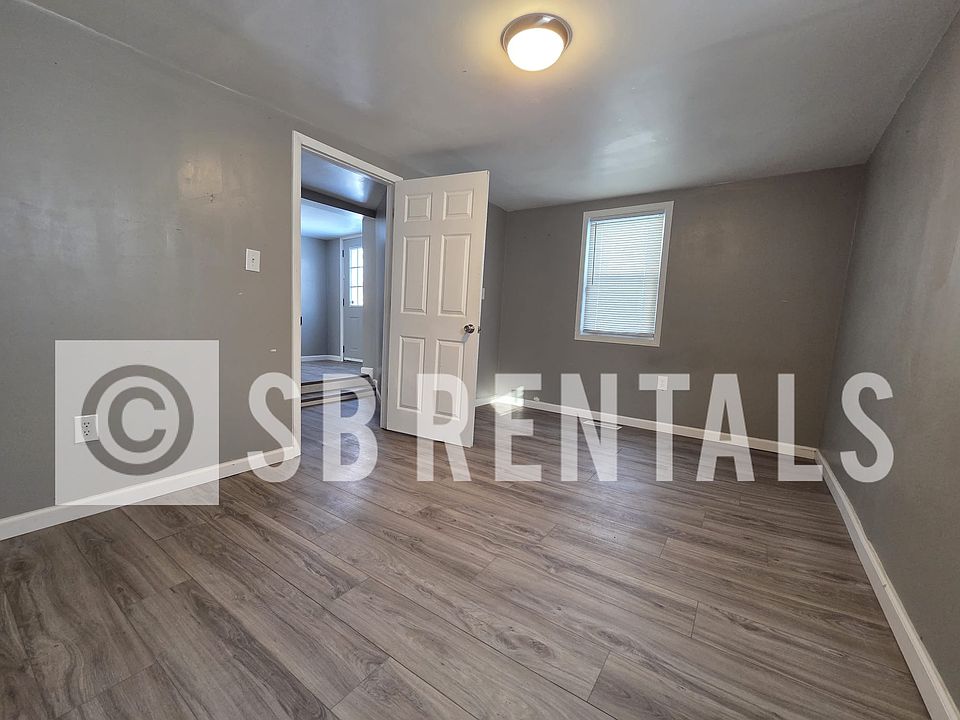 1st image of 511 Schmitt Ct