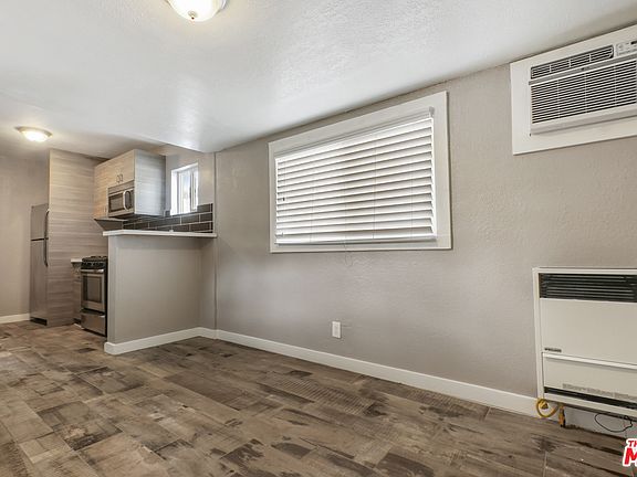 3rd image of 2625 Barranca St #1/2