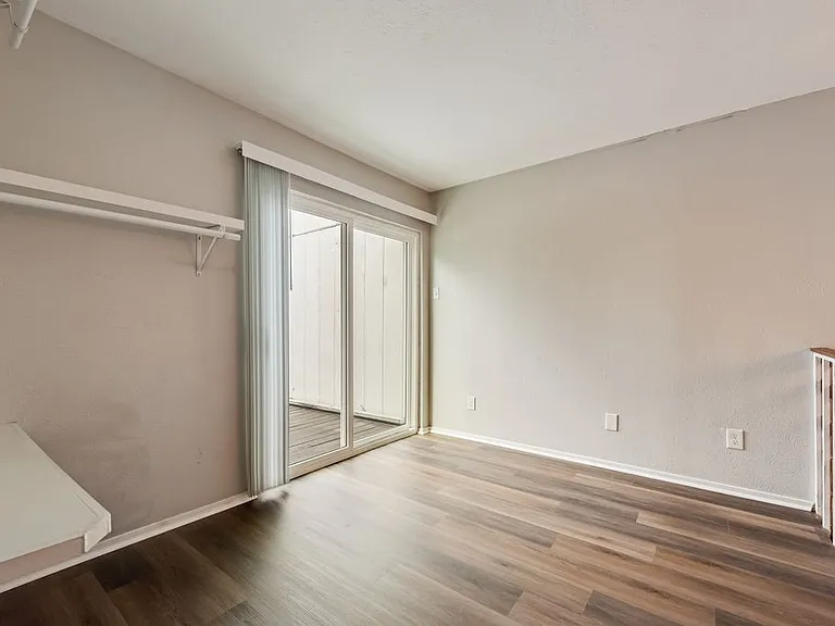 2203 Salem Dr — Photo 16