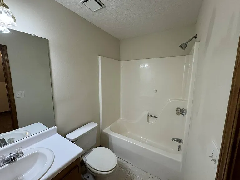 501 S Montgomery St #14 — Photo 6