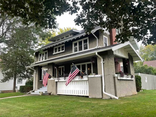 105 E Grand St, Chilton, WI 53014