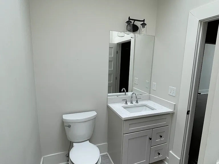813 Forsyth St #B — Photo 6