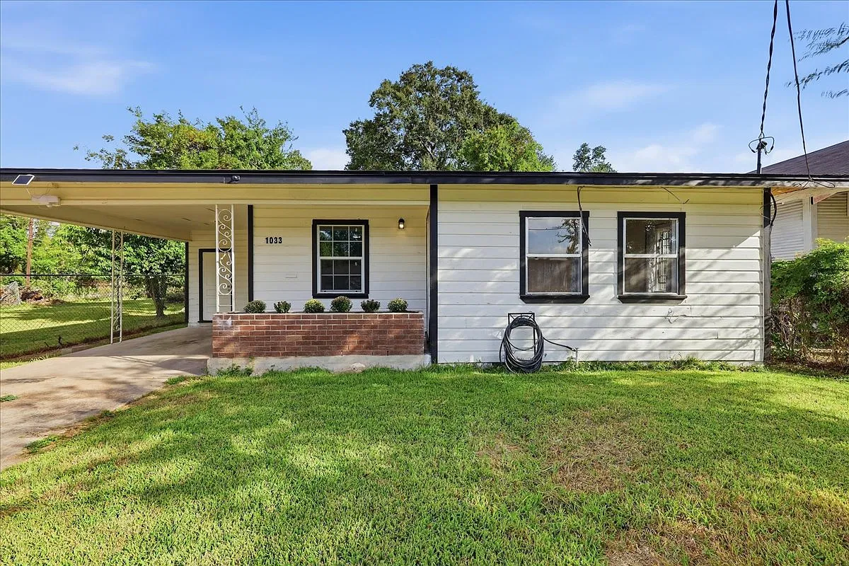 3 bed, 1149 sqft, $1,600 — Photo 3