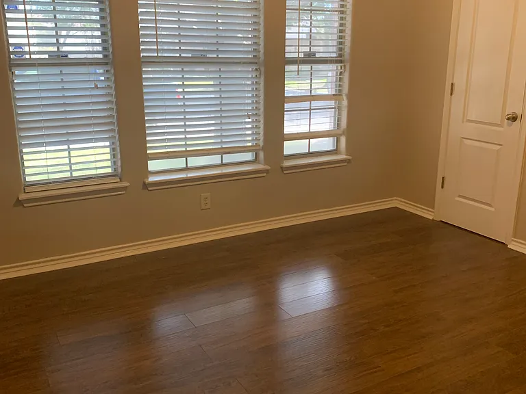 718 Amber Ave — Photo 11