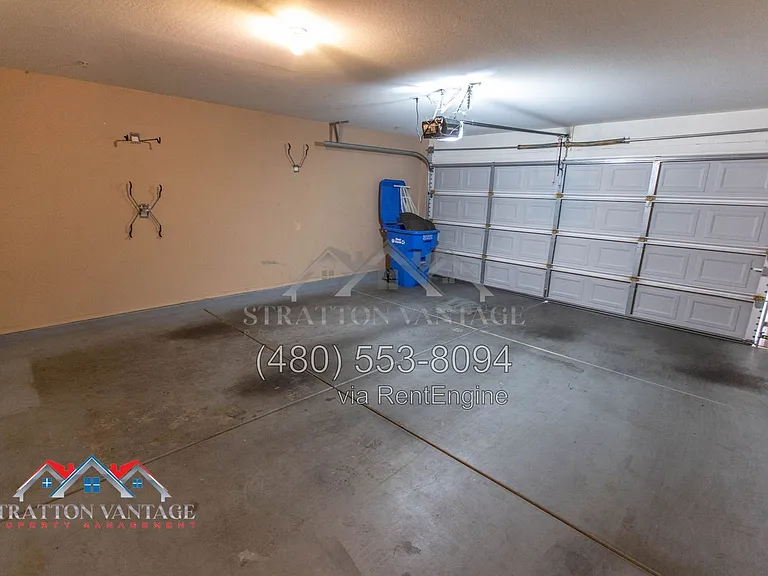 1423 N 81st Ave — Photo 35