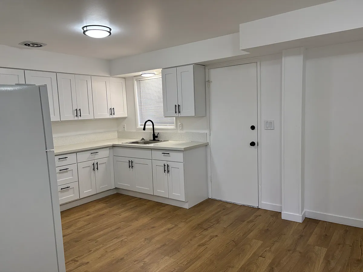 Building Photo - 1335 NE 119th Ave #3