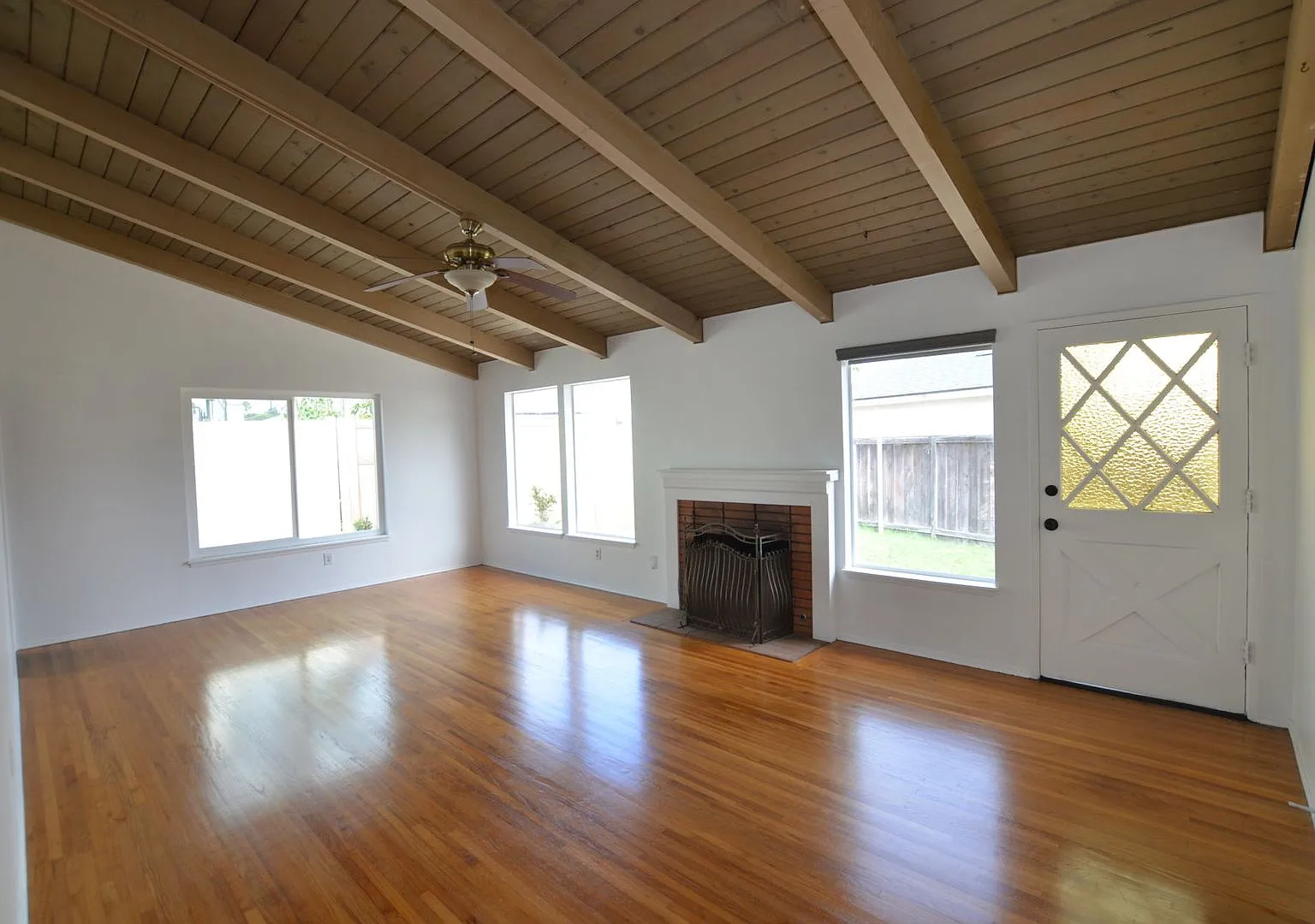 Single level Home — Photo 3