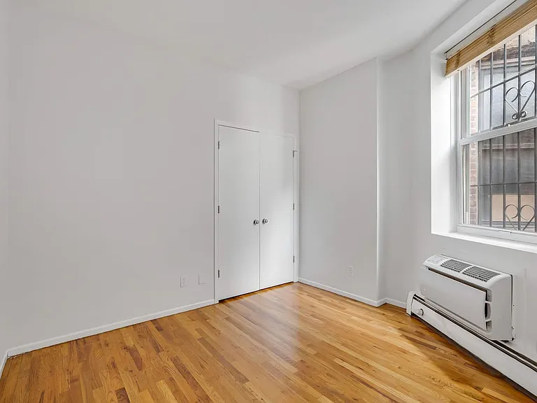 518 E 11th St #5B — Photo 8