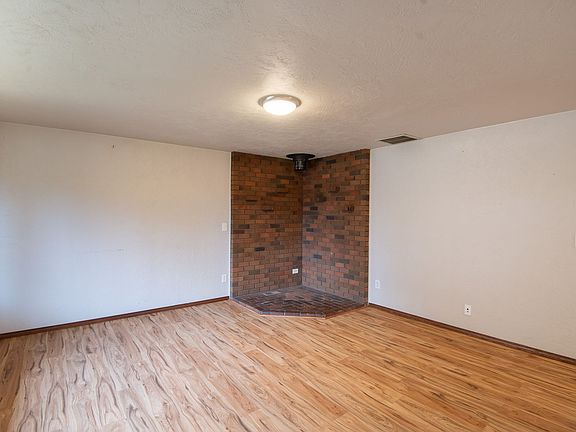 4th image of 1154 Dawn Dr