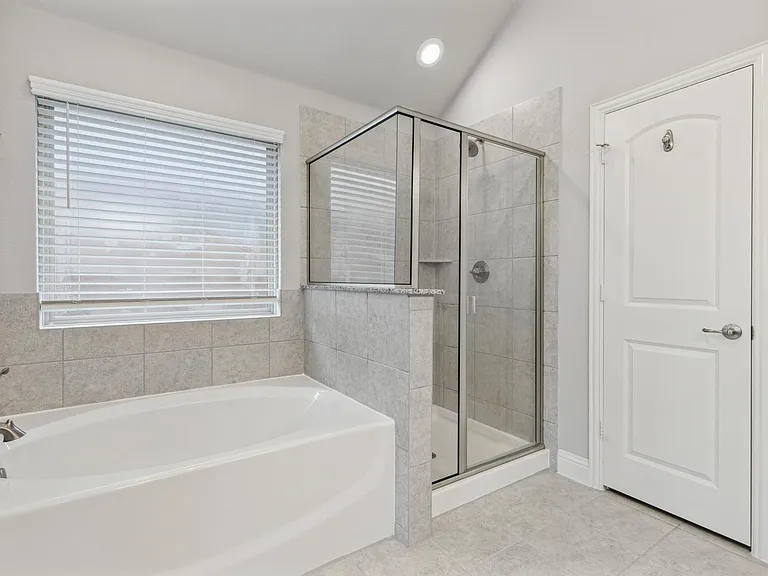 810 Mildren Ln — Photo 18