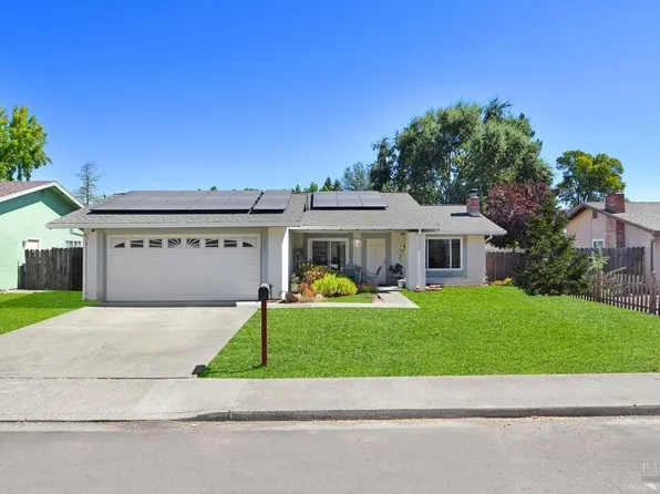 2420 Dena Way, Calistoga, CA 94515