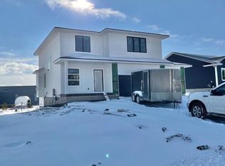 680 Gray Ave, Waukee, IA 50263