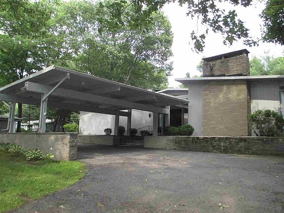 3rd image of 11 Sylvia St