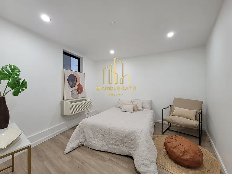 556-557 Market St #11C — Photo 6