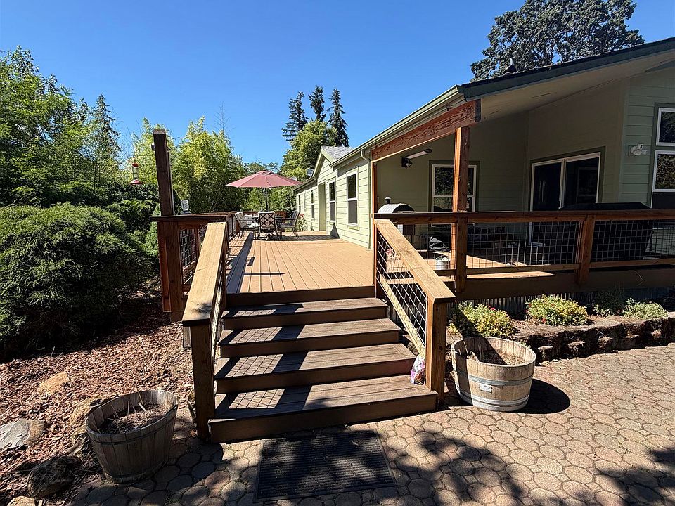 2nd image of 7189 Penguin Ln NE