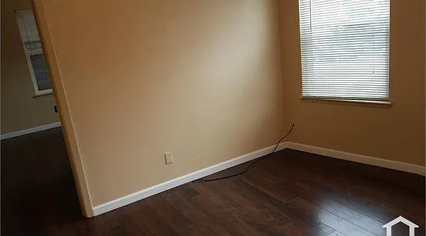 1 bed, 305 sqft, $1,900 — Photo 2