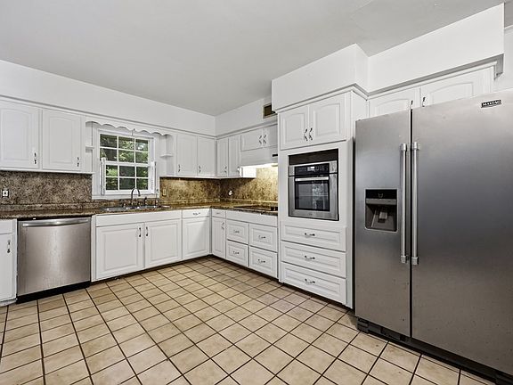 4th image of 4536 Nan Leah Ln