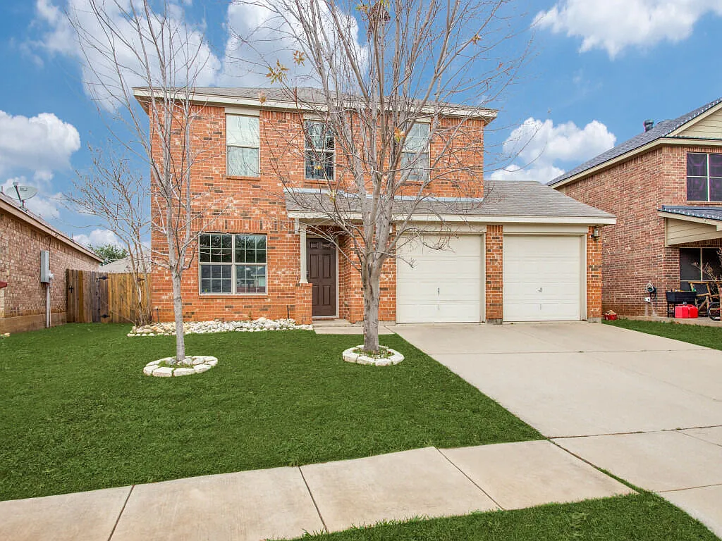 1208 Boxwood Drive Crowley TX 76036 — Photo 1