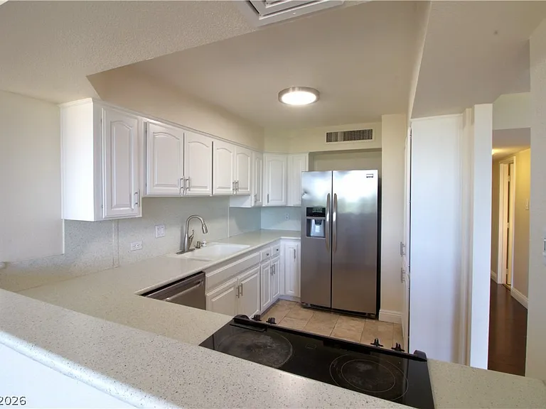 3111 Bel Air Dr #8E — Photo 22