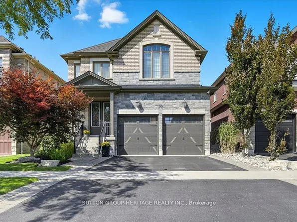 22 Glengowan St, Whitby, ON L1R 0K9