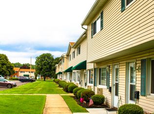 Evergreen Village Apartments & Townhouses, Elyria, OH 44035