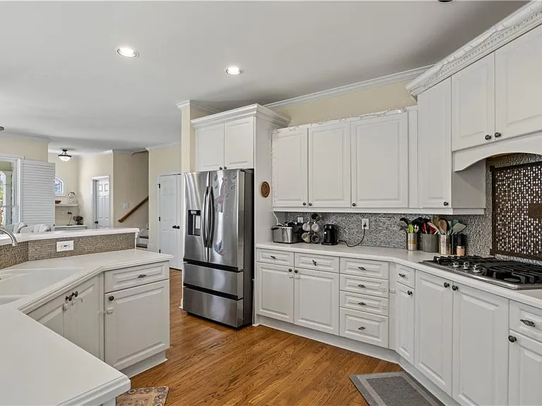 5685 Lake Manor Trce — Photo 10