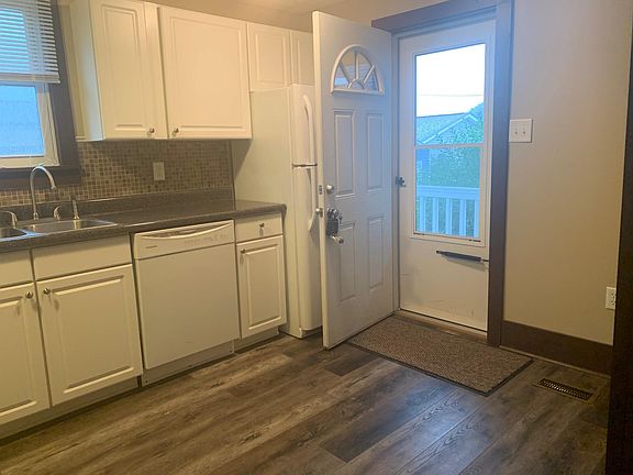 2nd image of 3922 Lincoln Ave