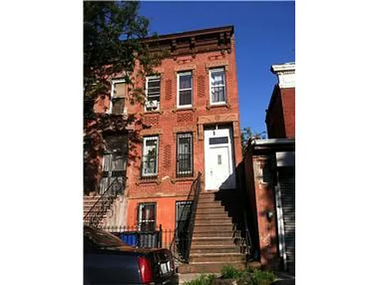 Sold by Douglas Elliman | media 27