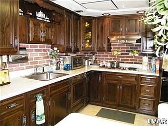 2nd image of 693 W Brookdale St