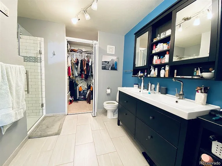 Main bathroom with double vanity