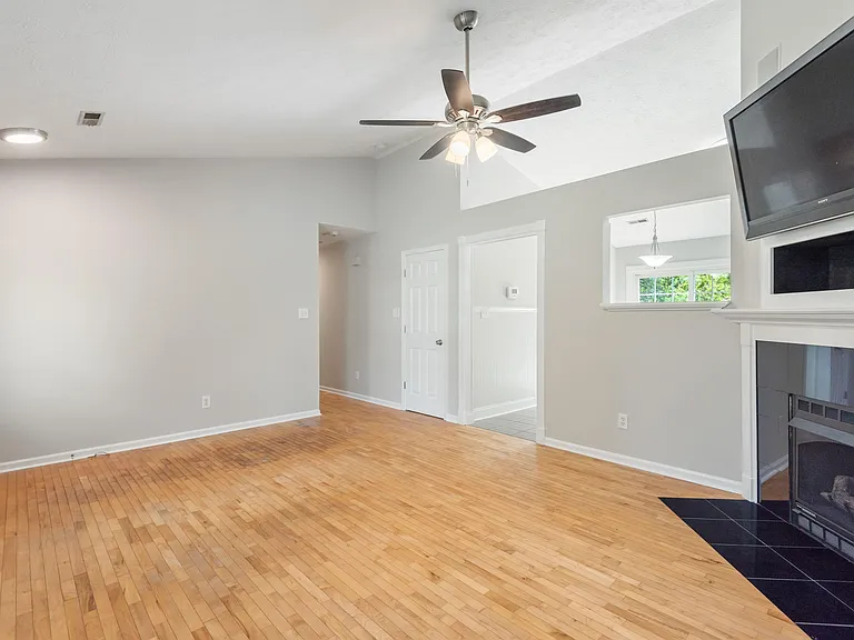 5957 Warrenpark Ln — Photo 4