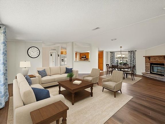 3rd image of 101 EDGEWOOD BOULEVARD