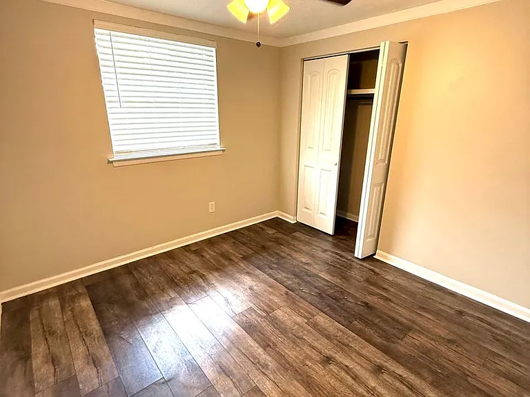 224 Lilac Dr — Photo 9