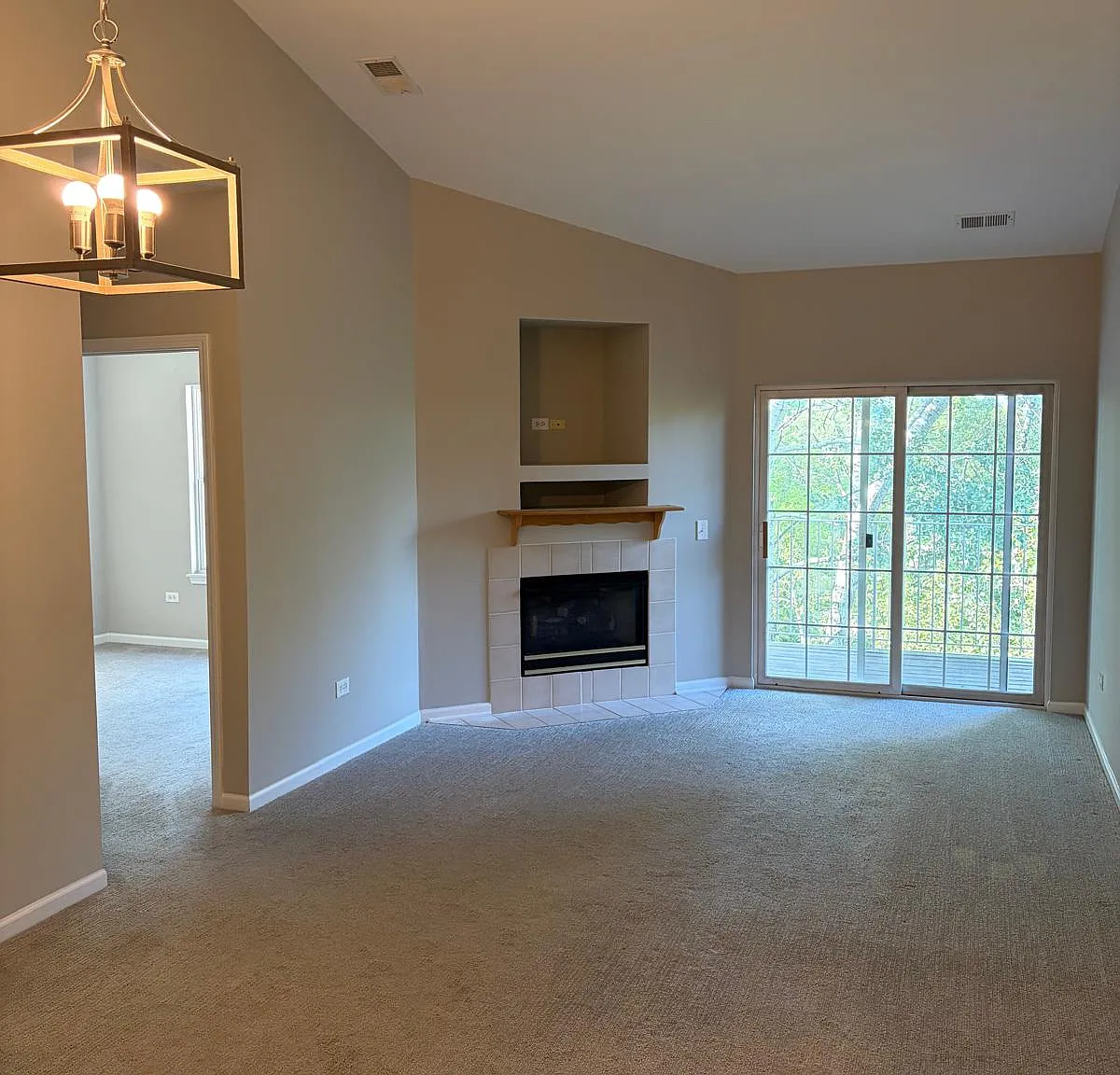 2 bed, 1067 sqft, $2,350 — Photo 1