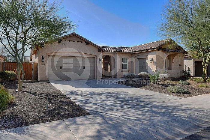 1st image of 3007 E Longhorn Dr
