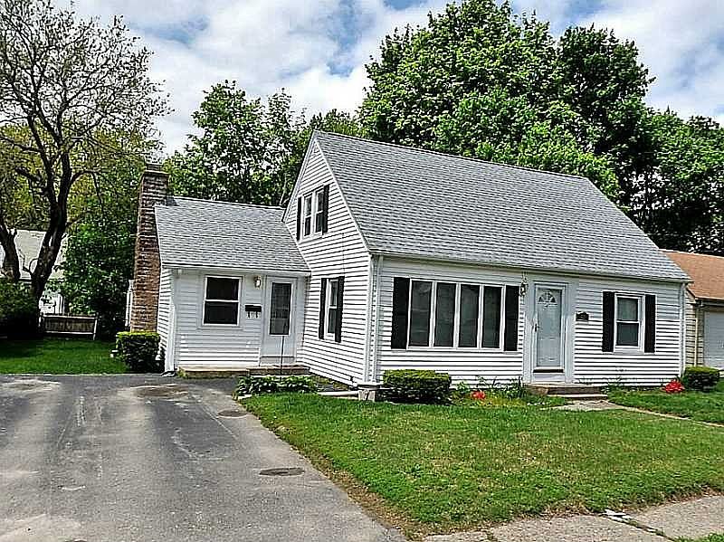 1st image of 21 Woodland Dr