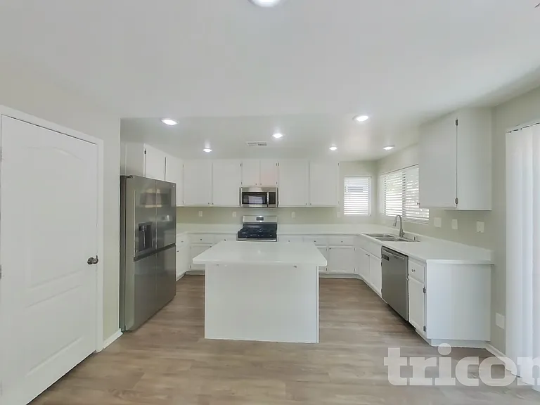 3144 McLennan Ave — Photo 4
